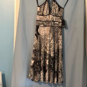 Alum Paige Black/White halter dress NWT Size Small